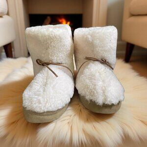 Vintage R.G. Barry Corp White Sherpa Bootie Slippers – Women’s Sizes S 5-6 Cozy